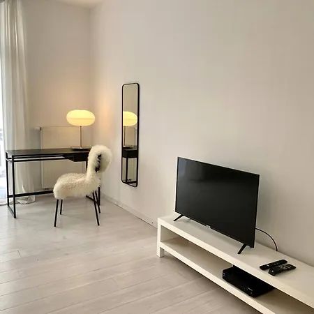 Wit Ii, Near Metro, Train N7670 *