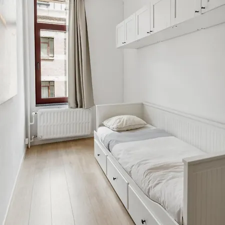 דירה In Brussels, Degroux By Homenhancement Sa *