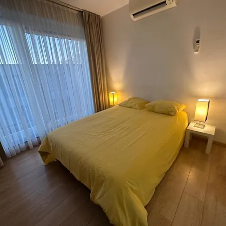 With Stunning View In Center Apartamento