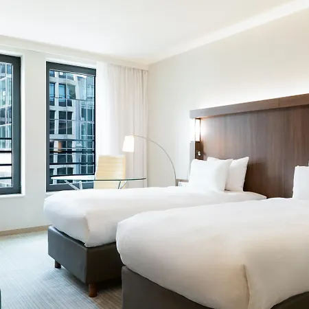 Courtyard By Marriott Eu Otel 4*