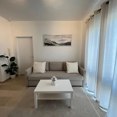 Lumineux Dans Un Quartier Anime شقة بروكسل