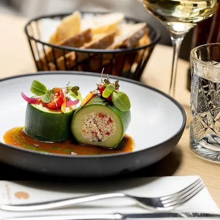 Otel Courtyard By Marriott Eu 4*