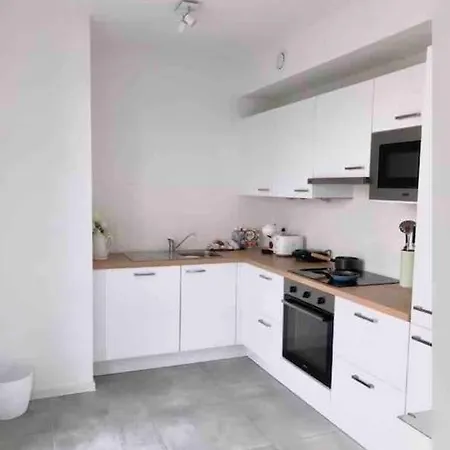 Luxury With Stunning View & Free Parking Apartment Brüssel