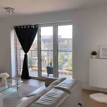 Luxury With Stunning View & Free Parking Apartment *