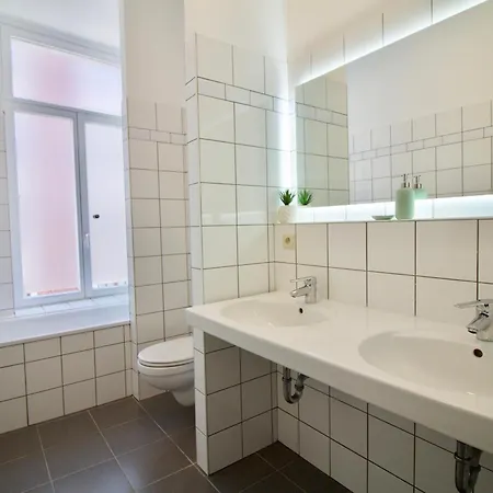 Heart Of Grand Place - Stunning 3br Triplex *