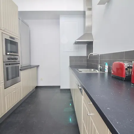 Heart Of Grand Place - Stunning 3br Triplex דירה *