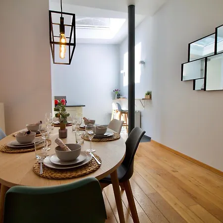 Heart Of Grand Place - Stunning 3br Triplex