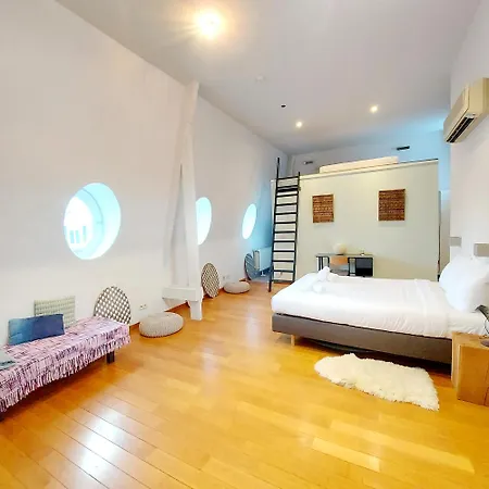 New Stylish Grand Place Center Duplex *