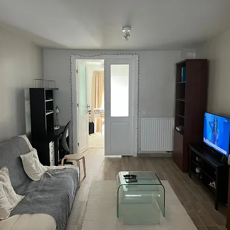 In Maison De Metre In Etterbeek