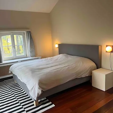 Prázdninový dům Charmante Maison Dans Un Coin De Verdure A Boitsfort Brusel