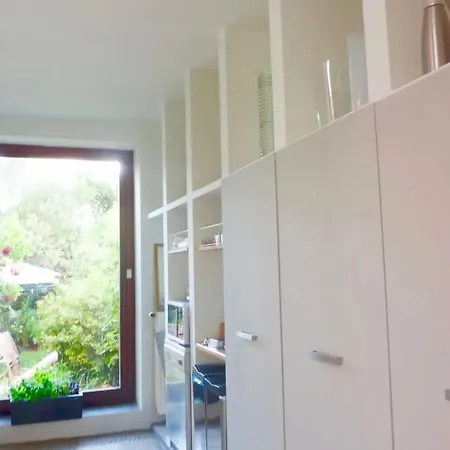 Spacious In Brussels, Large Private Garden Appartement Bruxelles