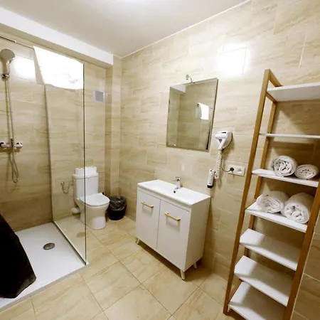 Albert Hotel 2*
