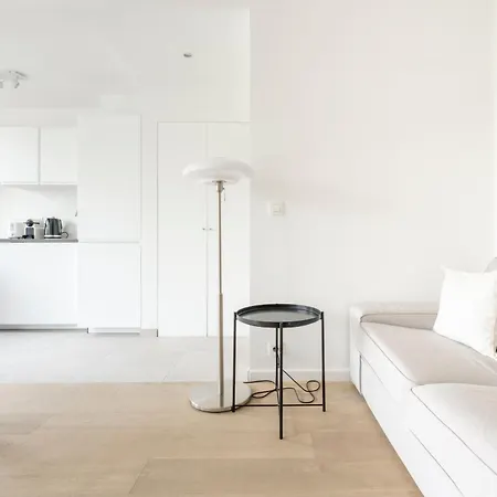 Beautiful Close To Avenue Louise Bryssel