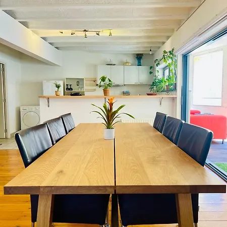 Down Town Oasis-spacious Loft With Private Parking