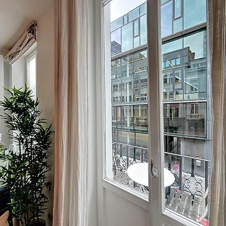 Cosy Brussels- *