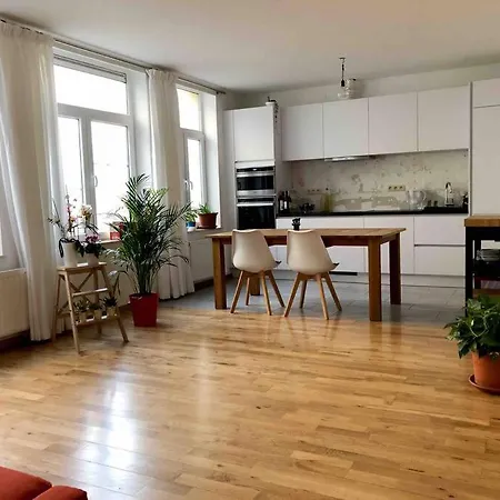 Bright, Spacious And Modern In Apartament