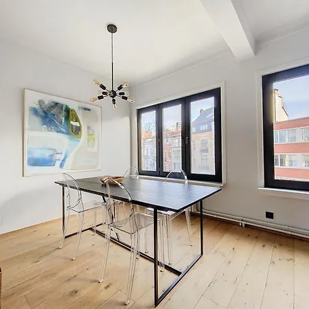 Churchill - Brugmann Square *