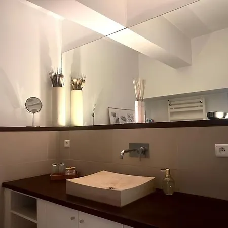 Apartment Down Town Spacious Duplex With Private Parking & Game Brussels