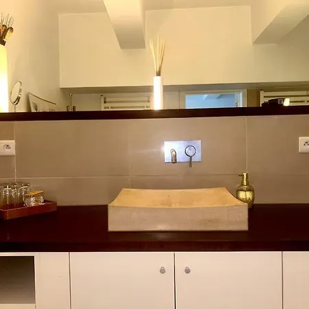 Down Town Spacious Duplex With Private Parking & Game Bruksela