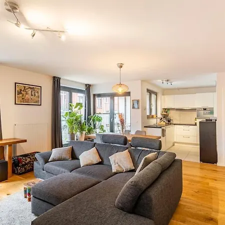 Appartement Elegant Canal-view Duplex With Free Parking
