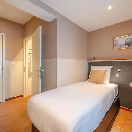 Barry Hotel 2*