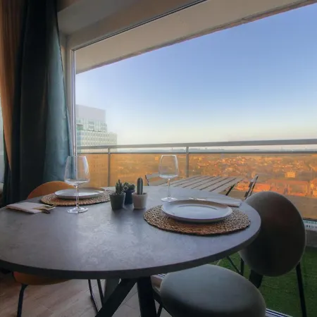 Lägenhet Avec Vue Panoramique Et Parking Gratuit