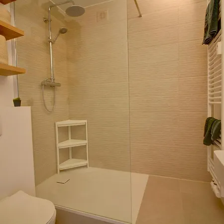 Avec Vue Panoramique Et Parking Gratuit * Bryssel