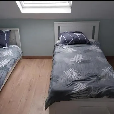 Deux Lits Celibataires 3eme Etage Petite Cle Rouge Quarto em Acomodações Particulares *