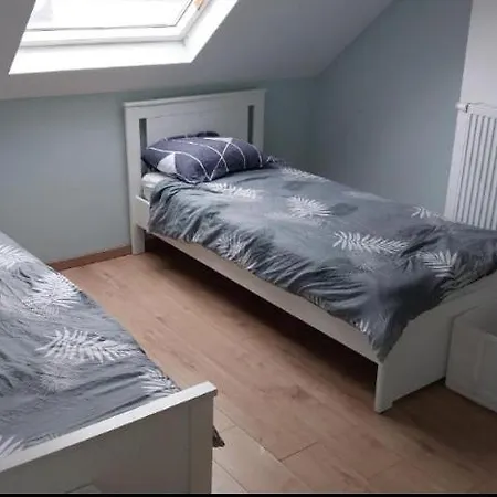Deux Lits Celibataires 3eme Etage Petite Cle Rouge Quarto em Acomodações Particulares Bruxelas