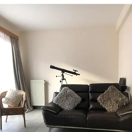 Privee Dans Grande Maison 홈스테이