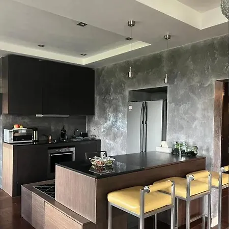 Apartman Cosy And Modern 2 Bedroom In *