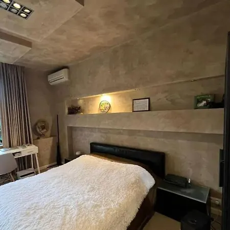 Cosy And Modern 2 Bedroom In *