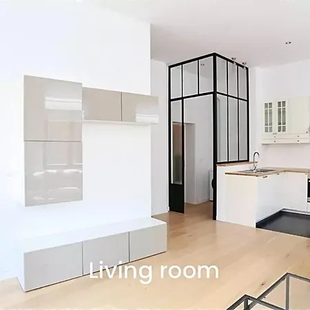 Апартаменты Luxury In The Eu Quarter