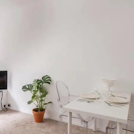 Apartment Comfy Chic *