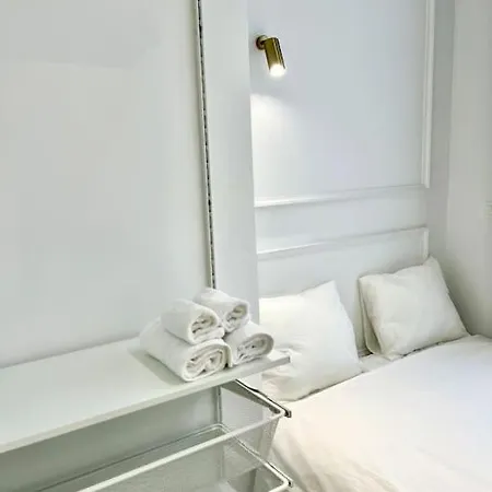 아파트 Chez Gianni & Stephanie - A Cozy And Elegant In *