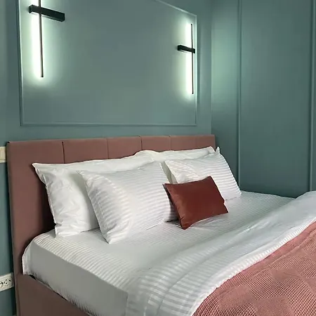 Chaussee De Wavre Family App's *