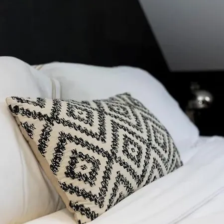 Villa Authentic Belgian Home, Downtown Bruxelles