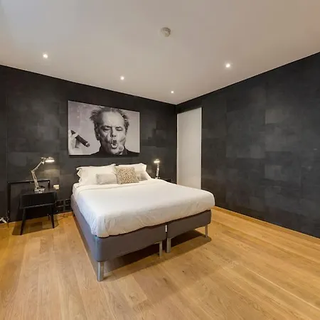 Authentic Belgian Home, Downtown בריסל