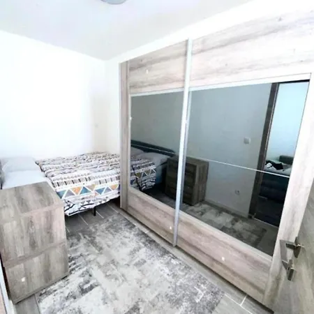 Belgique Apartamento *