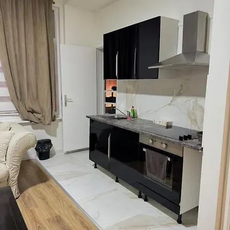 דירה N4 Centre בריסל