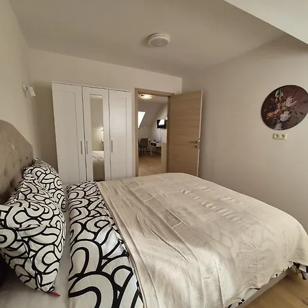 Cosy Duplex In Center Of
