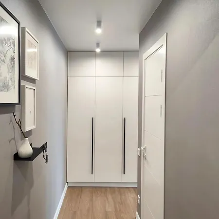 Chaussee De Wavre Family App's Apartamento *