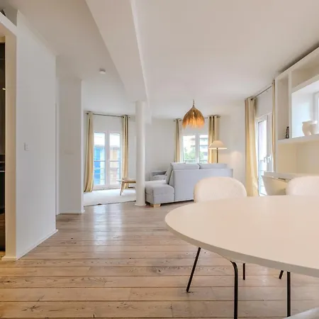 The Parliament Flats *