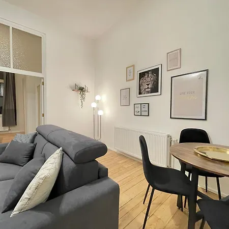 Charming Uccle - 1 Bedroom * بروكسل