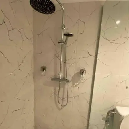 아파트 Superbe Full Equipe Avec Cour Exterieur *