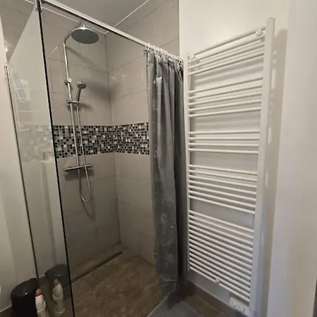Studio Flat Moderne Au Coeur De Appartement