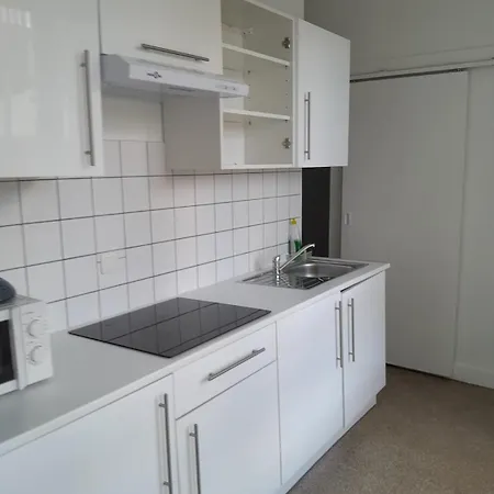 The Boulevard Sleeps 4 شقة