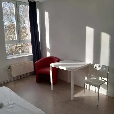 شقة The Boulevard Sleeps 4 بروكسل