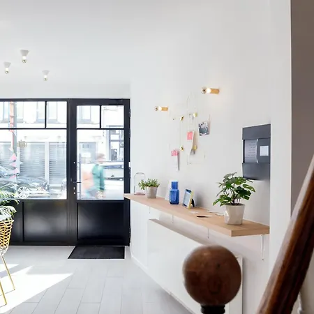 Urban Walls Bed & Breakfast Brusel