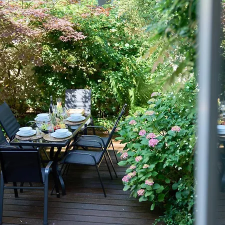 Apartman Luxurious 6-br Mansion Near European Union